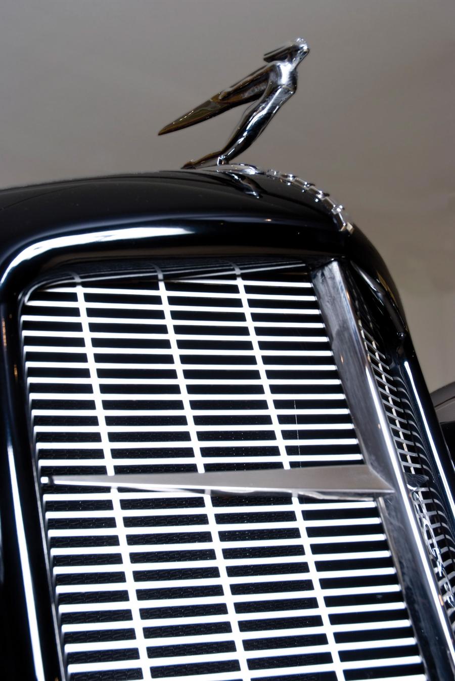 Детали экстерьера Auburn 851 SC Speedster 1935 года  (фото 50 из 93)